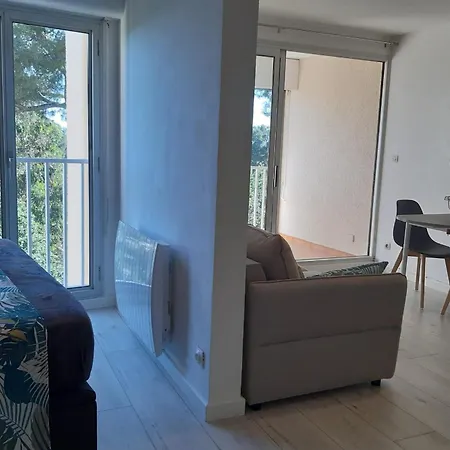 Lägenhet With Balcony In